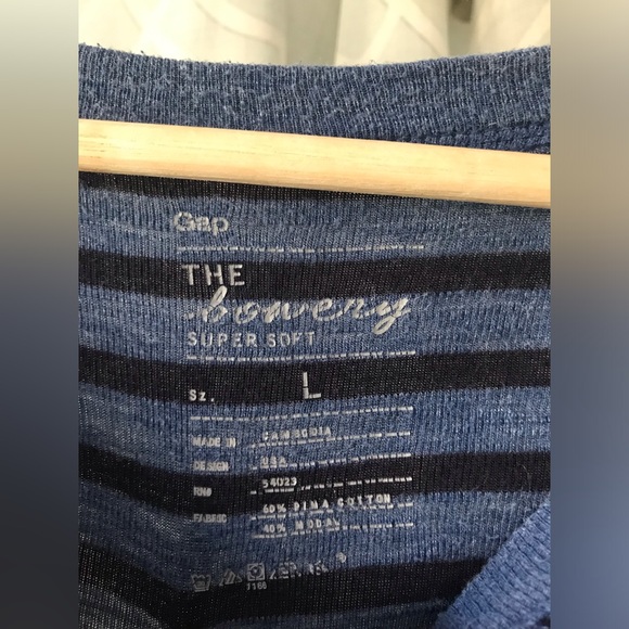 Gap size L The Bowery cotton long sleeve blue striped top in EUC no defects - Picture 5 of 5